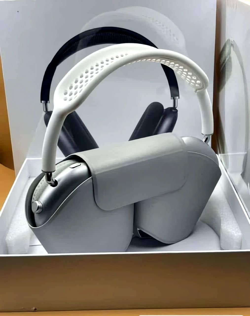 Apple AirPods Max Liquidation Pallet – 100 Pieces for $700 15 Apple AirPods