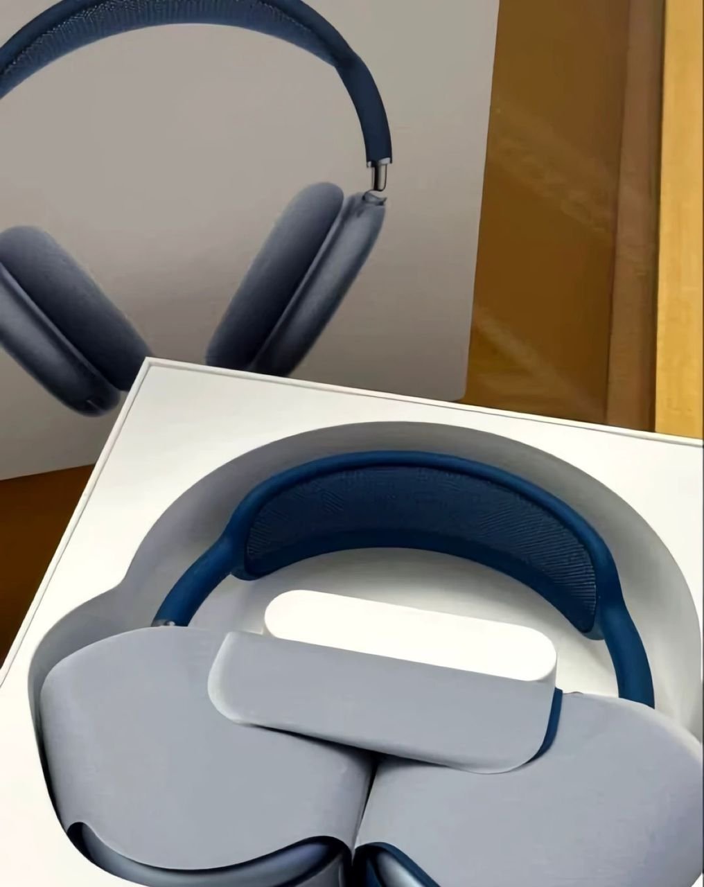 Apple AirPods Max Liquidation Pallet – 100 Pieces for $700 16 Apple AirPods Max Pallets liquidation
