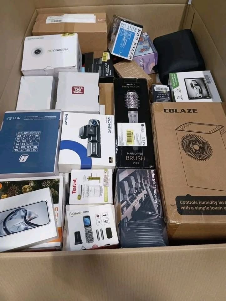 Amazon Electronics Mystery Box Pallet – 10 Boxes Wholesale Liquidation for Resale ($500) 6 Box filled with various electronic items