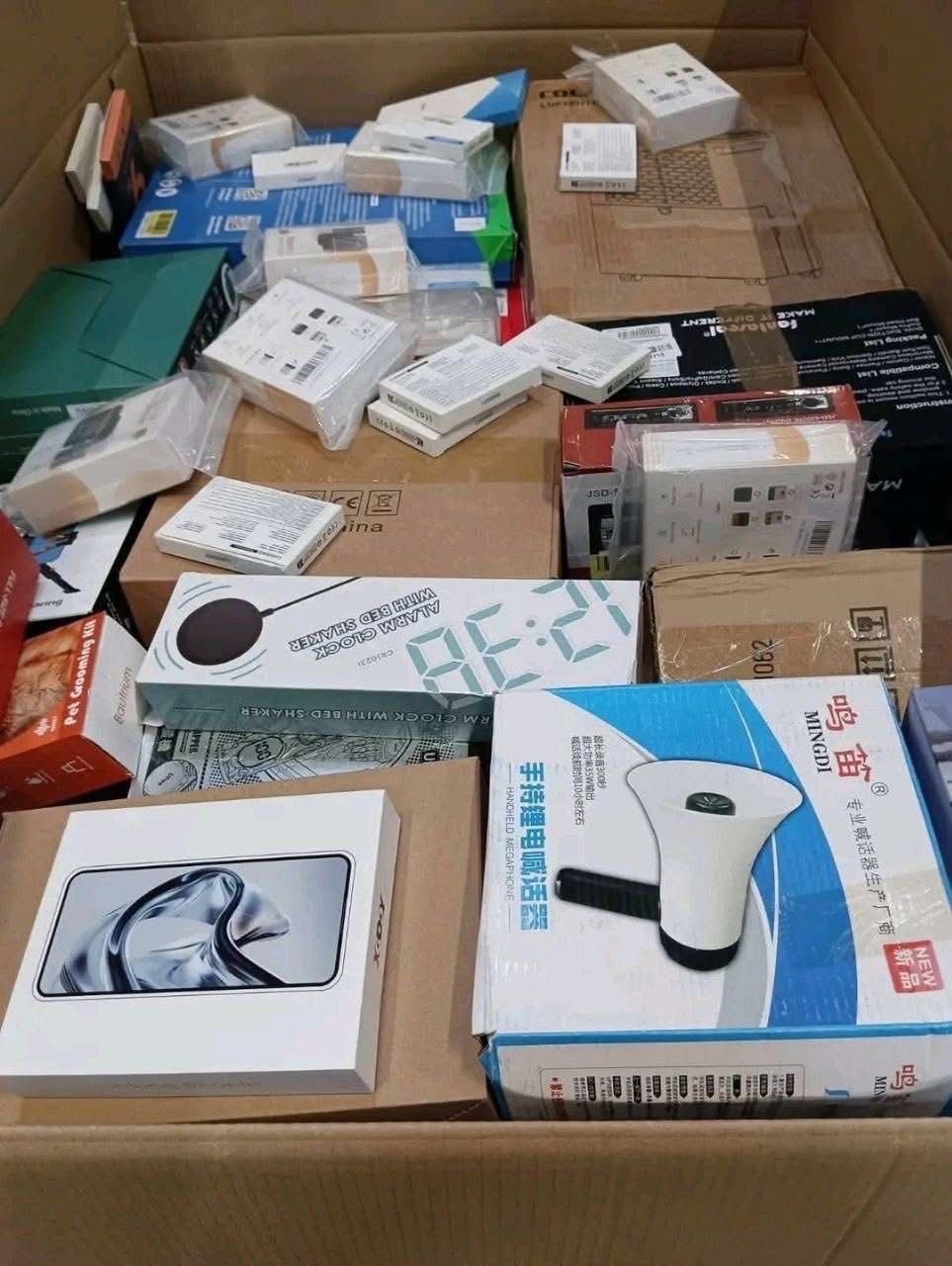 Amazon Electronics Mystery Box Pallet – 10 Boxes Wholesale Liquidation for Resale ($500) 11 Box filled with assorted electronic items