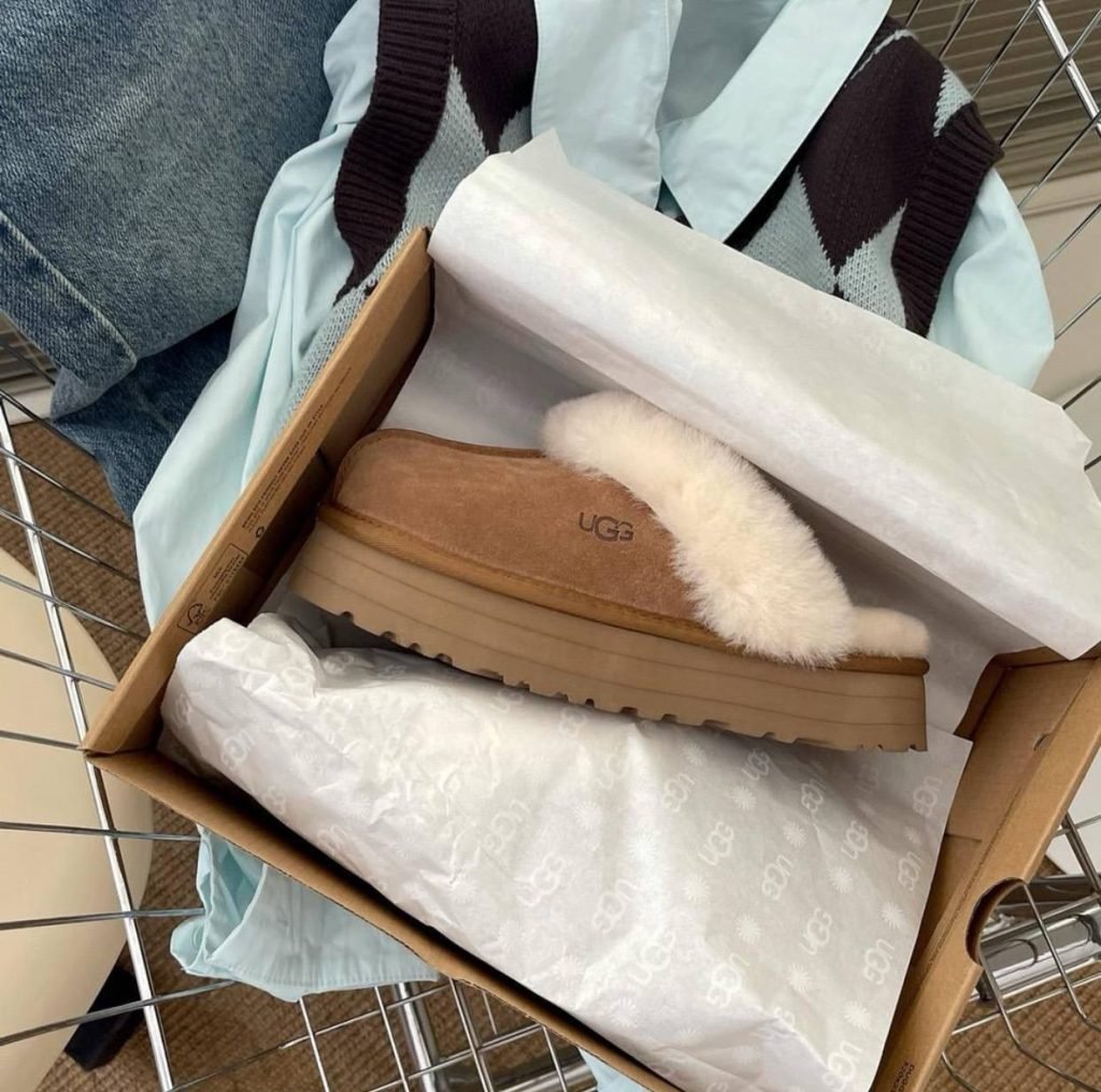 mixed UGG Shoes Pallet liquidation 3 UGG Shoes Pallet liquidation