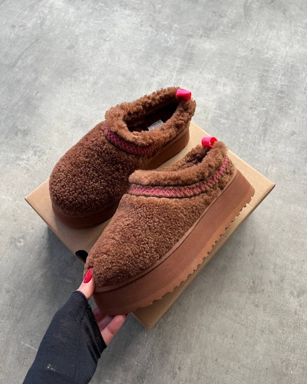 mixed UGG Shoes Pallet liquidation 4 UGG Shoes Pallets