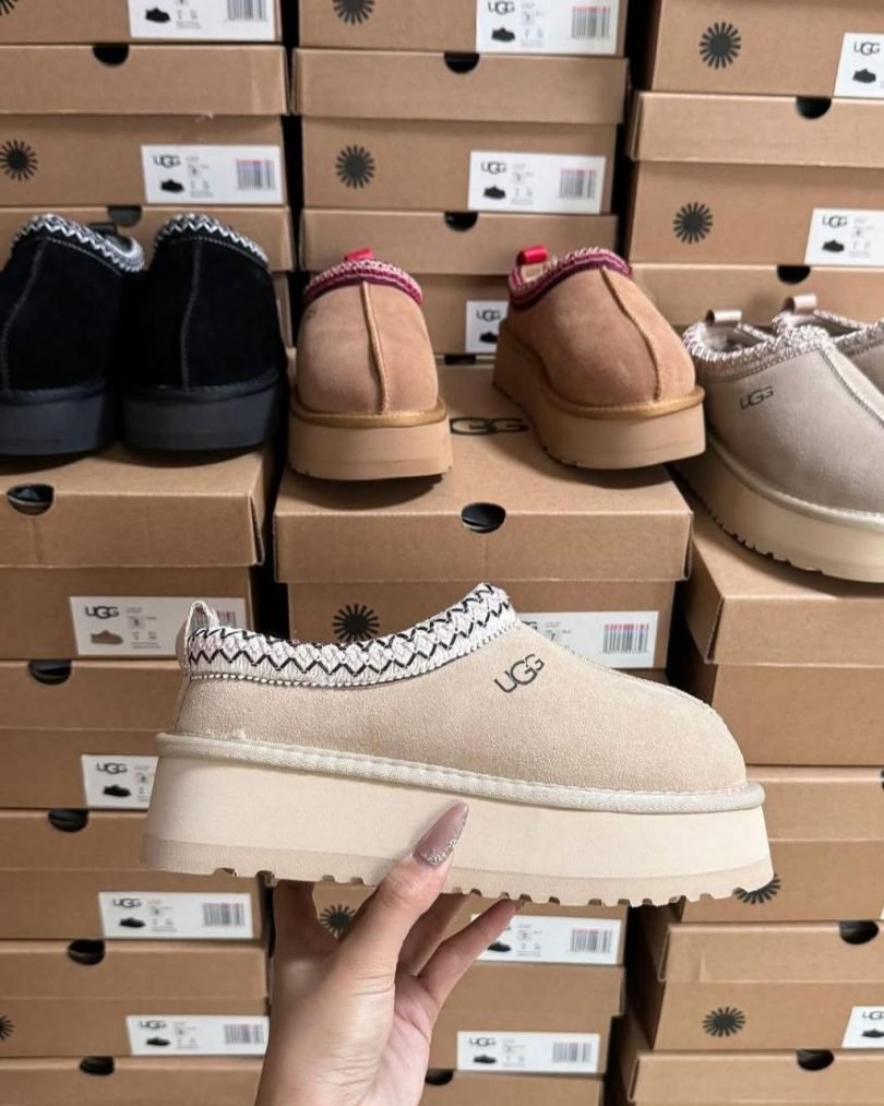 mixed UGG Shoes Pallet liquidation 5 UGG Shoes Pallets
