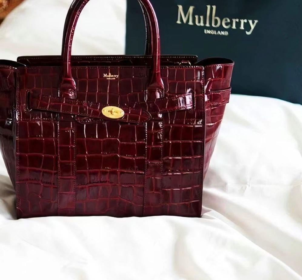Wholesale Handbags Pallets – 50 Designer Bags Mixed | Luxury Handbag Liquidation Pallet for Resellers 11 Wholesale Handbags Pallets