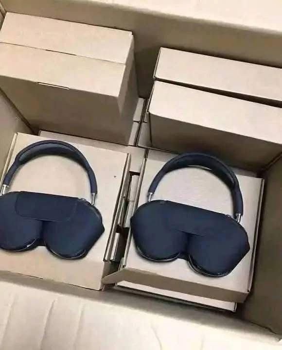 Apple AirPods Max Liquidation Pallet – 100 Pieces for $700 4 Apple AirPods Max Pallets