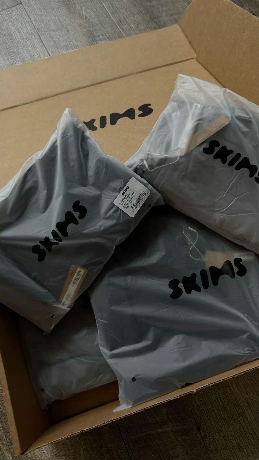 300-Piece SKIMS Pallet Liquidation – New, Authentic Shapewear, Loungewear & Accessories | Free USA Delivery 11 SKIMS pallets liquidation