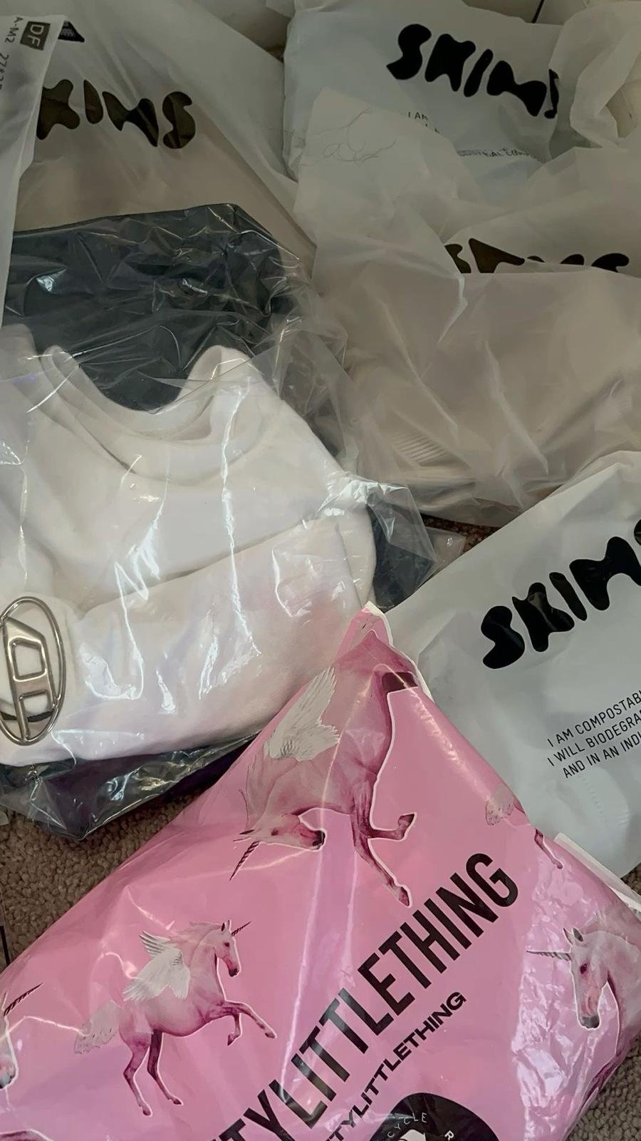 300-Piece SKIMS Pallet Liquidation – New, Authentic Shapewear, Loungewear & Accessories | Free USA Delivery 12 SKIMS pallets liquidation