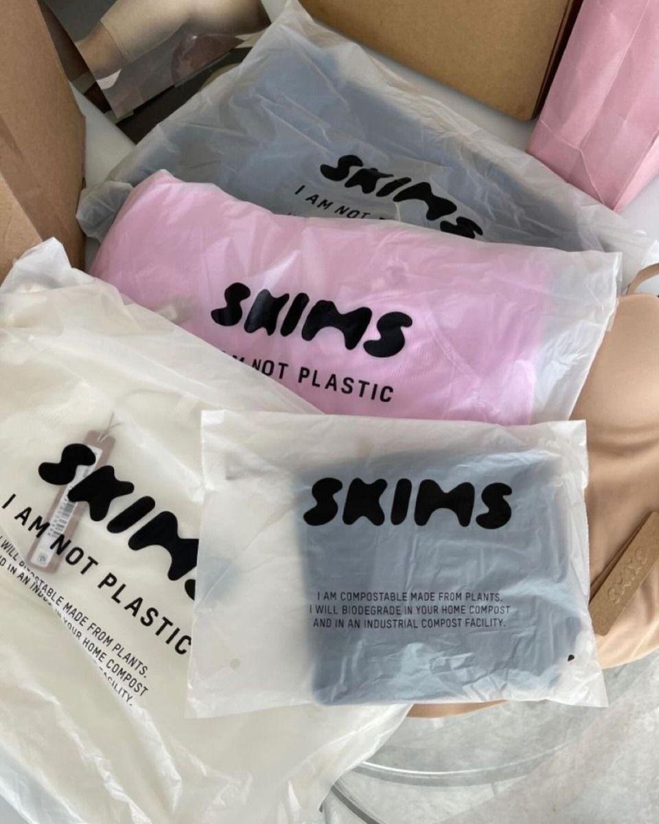 300-Piece SKIMS Pallet Liquidation – New, Authentic Shapewear, Loungewear & Accessories | Free USA Delivery 16 SKIMS Pallets Liquidation