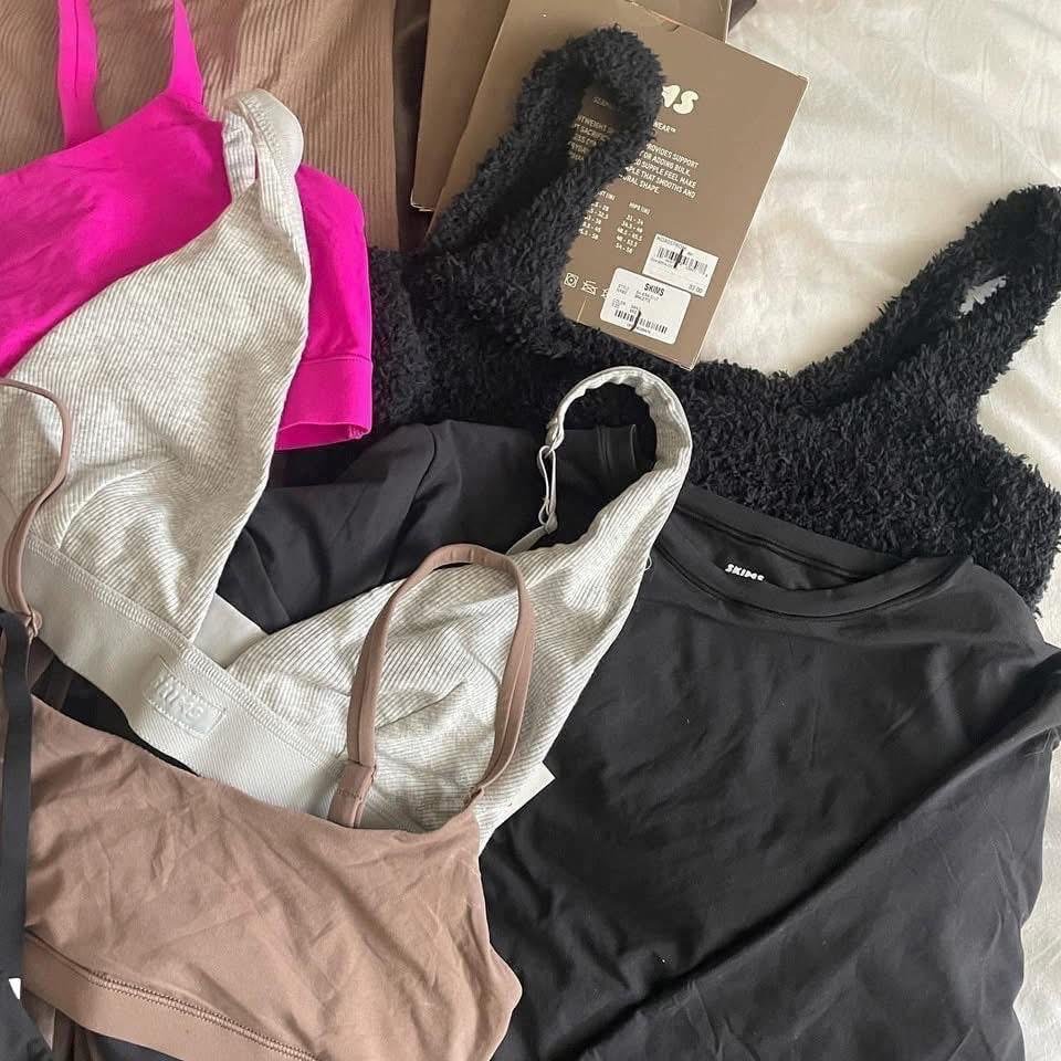 300-Piece SKIMS Pallet Liquidation – New, Authentic Shapewear, Loungewear & Accessories | Free USA Delivery 8 Skims Pallets liquidation and Wholesale