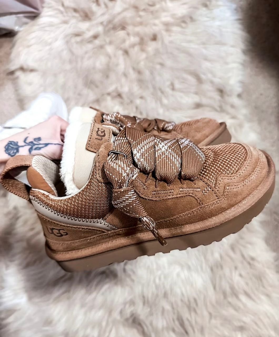 UGG sneakers Pallets liquidation Wholesale 2 UGG sneakers Pallets liquidation Wholesale