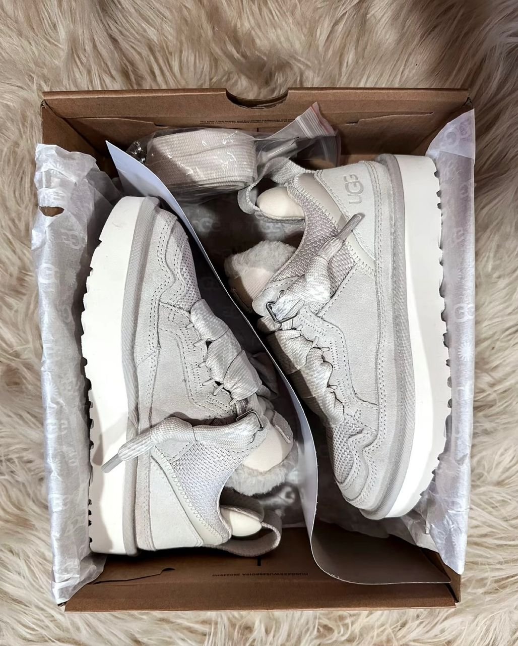 UGG sneakers Pallets liquidation Wholesale 4 UGG sneakers Pallets liquidation Wholesale
