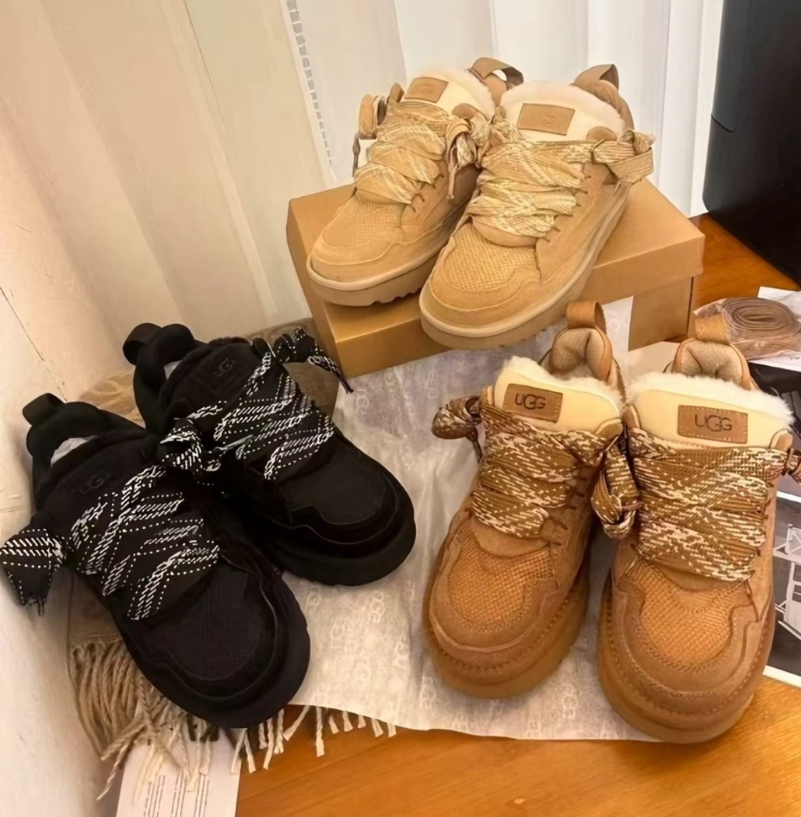 UGG sneakers Pallets liquidation Wholesale 5 UGG sneakers Pallets liquidation Wholesale