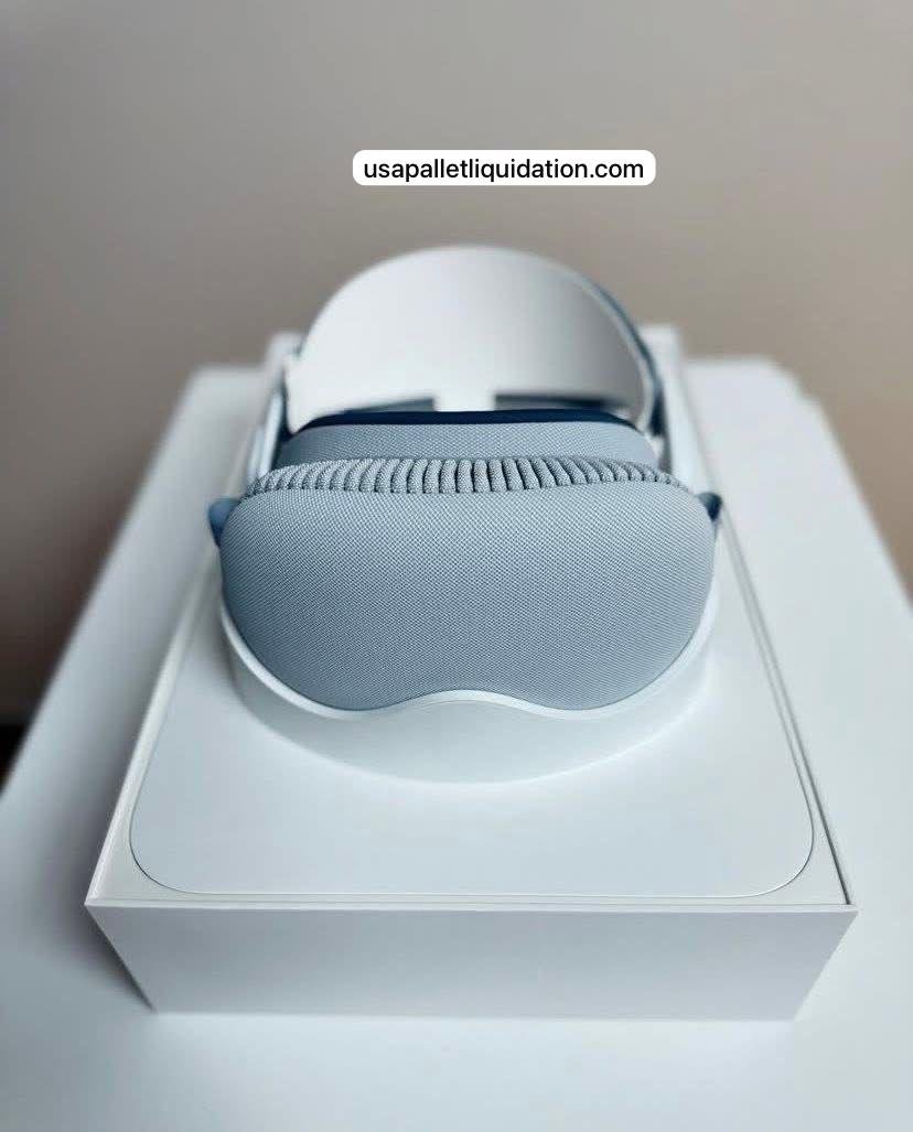 Apple Vision Pro 1TB (IN HAND) – Solo Knit Band, Dual Loop Band & Light Seal | Wholesale Liquidation 5 Apple Vision Pro 1TB (IN HAND) – Solo Knit Band, Dual Loop Band & Light Seal | Wholesale Liquidation - Image 5
