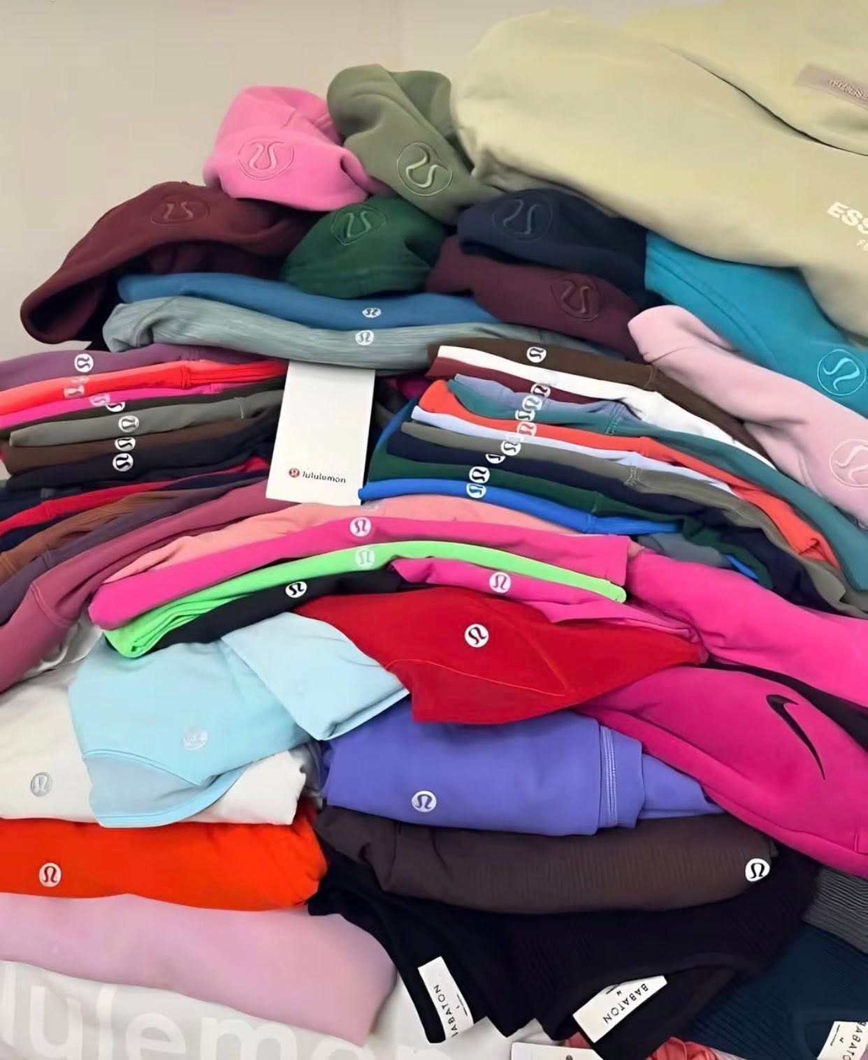 Lululemon Pallet Liquidation – 400 Premium Activewear Items | New With Tags – $700 3 Lululemon Pallets for Sale