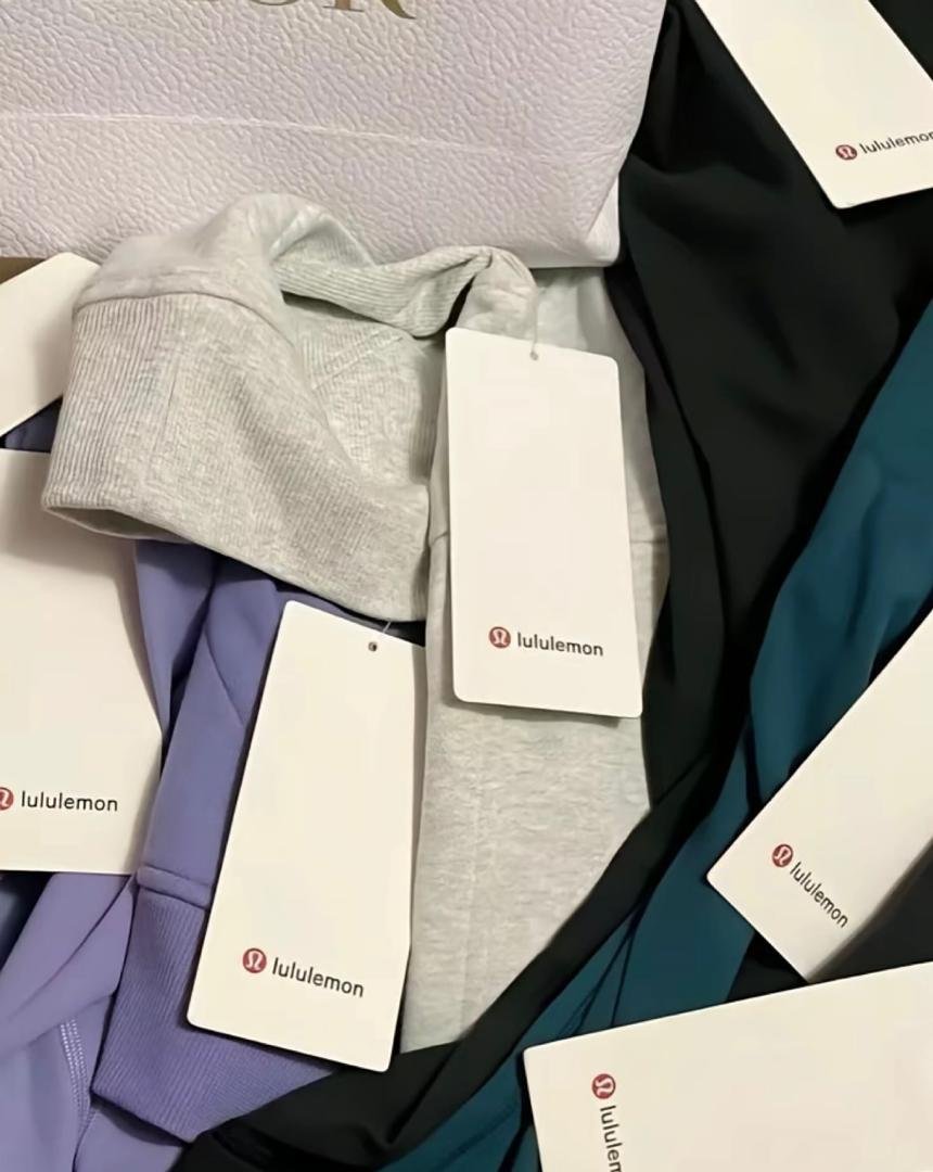 Lululemon Pallet Liquidation – 400 Premium Activewear Items | New With Tags – $700 12 Lululemon Pallet Liquidation – 400 Premium Activewear Items | New With Tags – $700 - Image 12